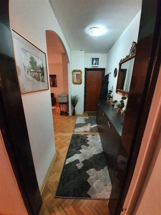 Дава се под наем Четиристаен апартамент в Пловдив, Център - 97 кв.м за 204 € - Снимка #1