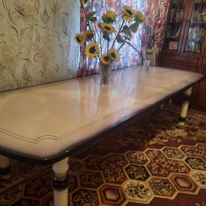 Продам стол 120 тыс.