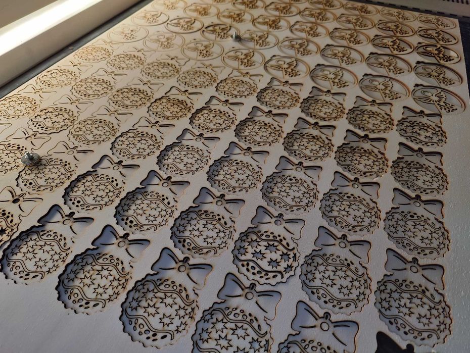 Decoratiuni cadouri, brelocuri, martisoare