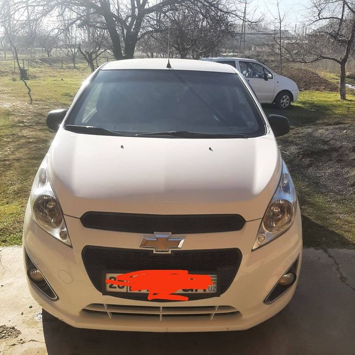 Mashina madeli spark.