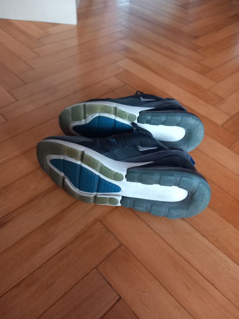 Маратонки Nike air max 270