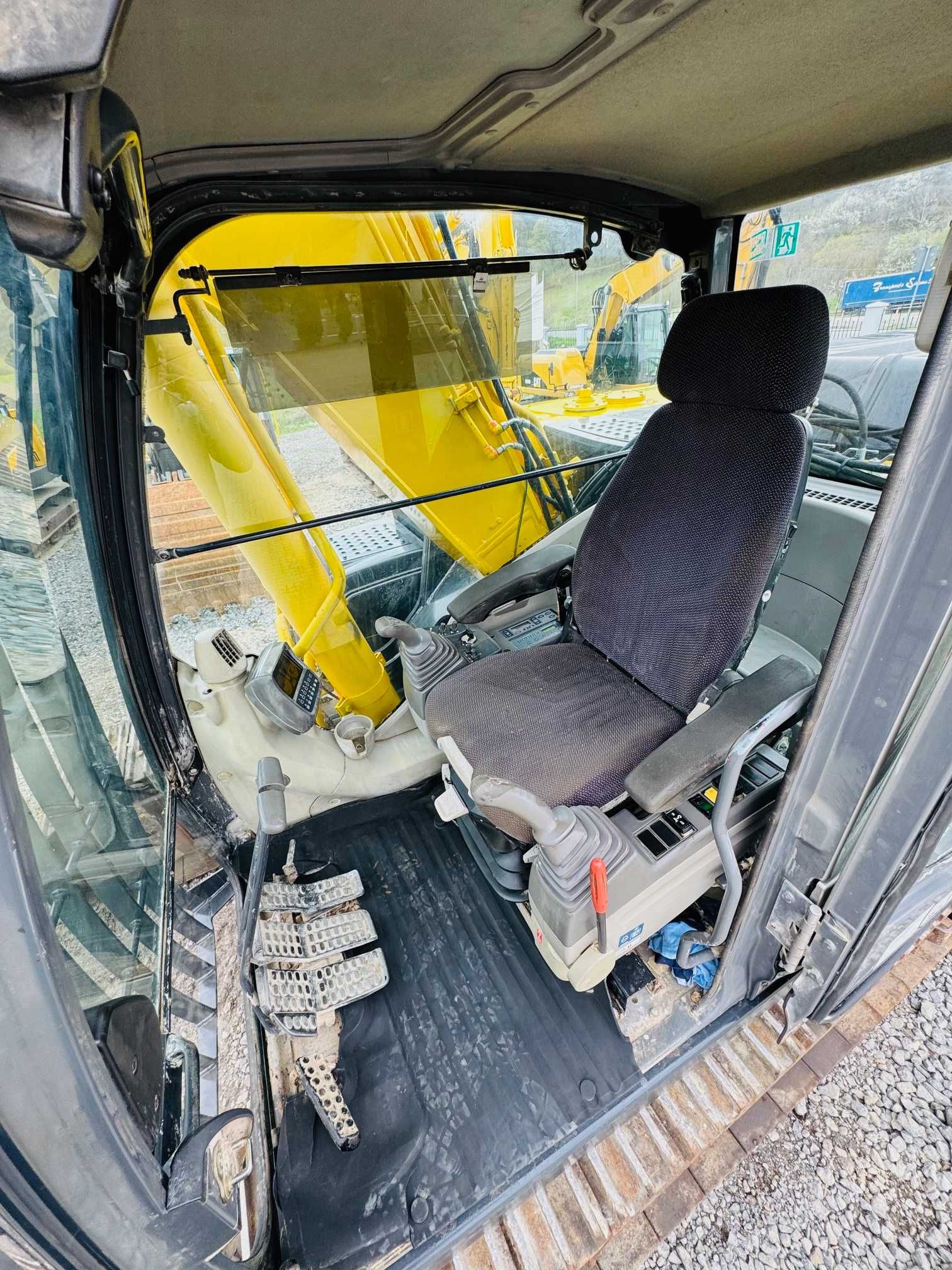 Excavator pe senile Hitachi ZX 280 LCN, an 2006, 30 t, cupa sapat 2mc