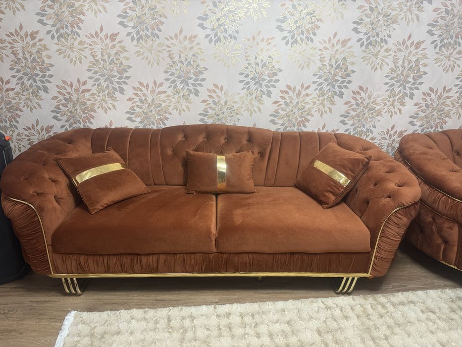 canapea +fotoliu foarte bine intretinute