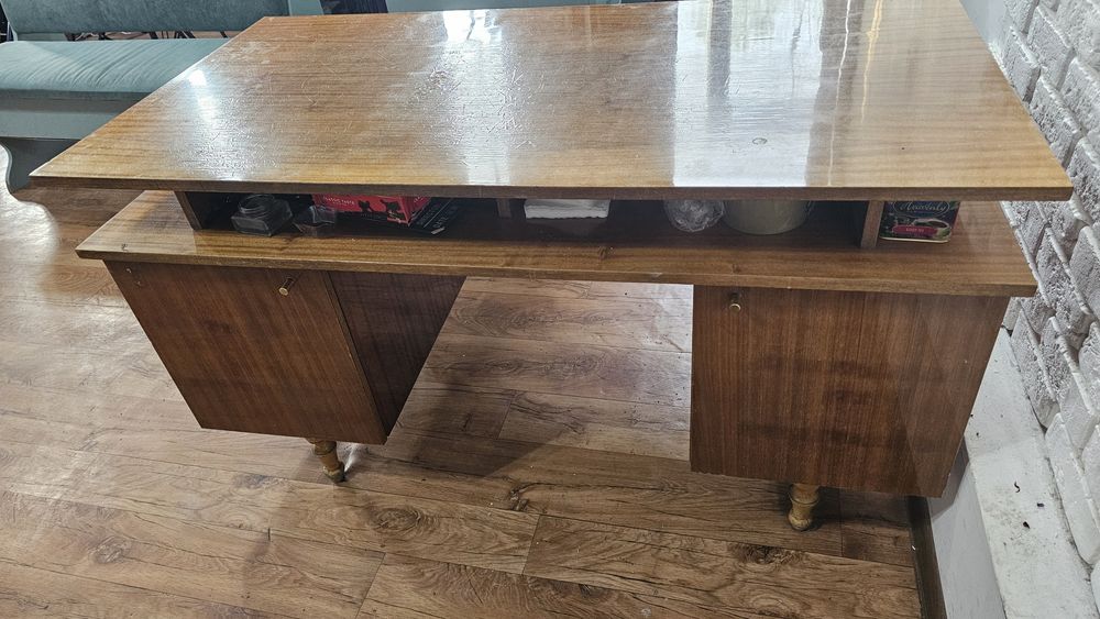 Стол письменный. Ретро. ДЕРЕВО