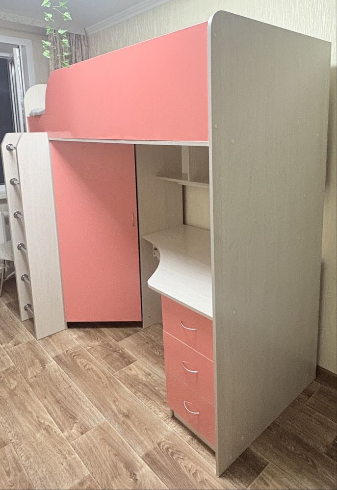 Продаю много функциональную детскую мебель