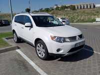 Mitsubishi Outlander, 2.0 DiD, 4x4, selectibil,keyless,trapă, familie!