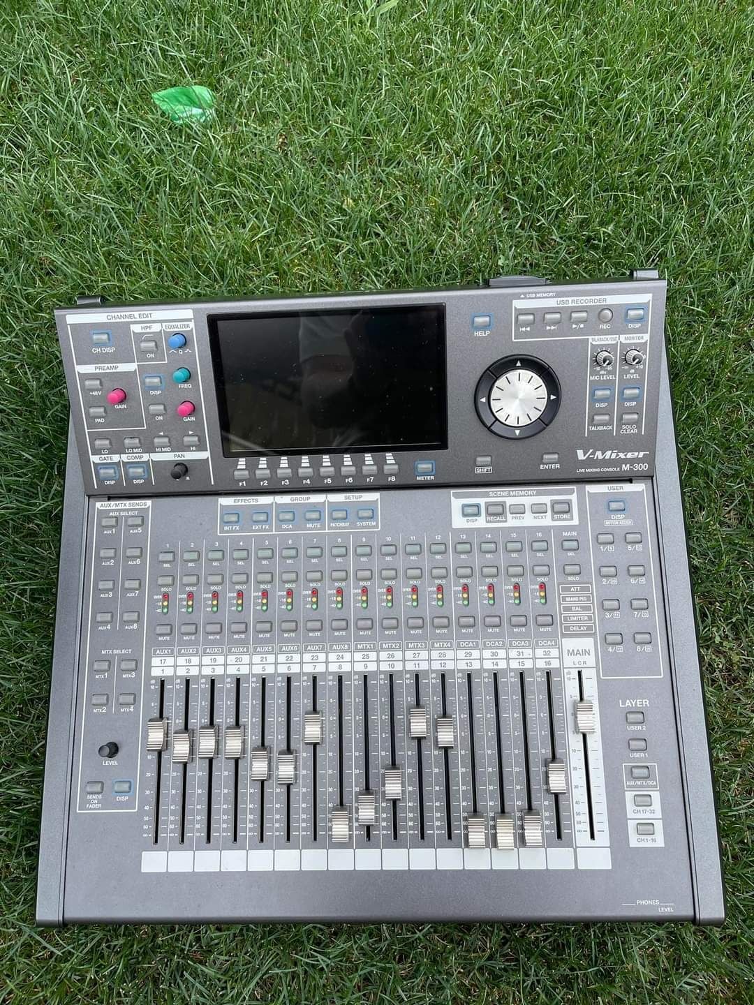 Vând mixer digital, Roland M300