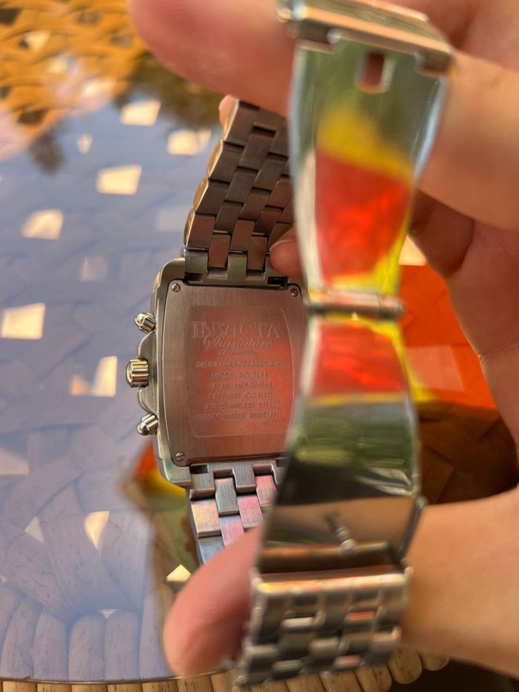 Часы механические INVICTA