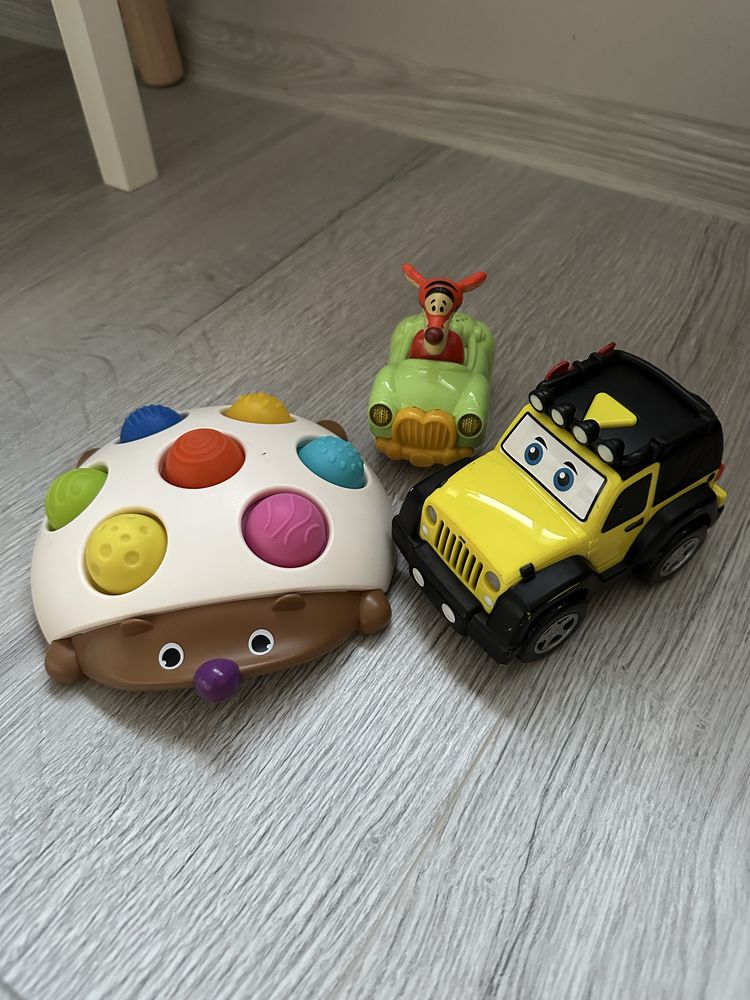 Лот играчки за бебе