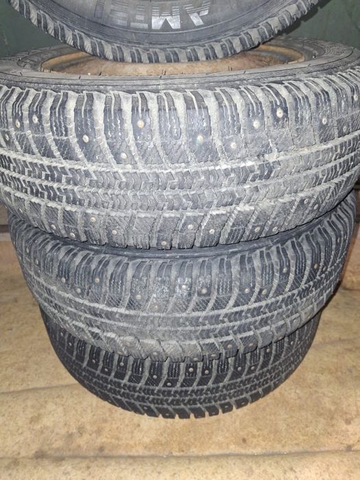 Зимняя резина с дисками на Passat B3 (новая)