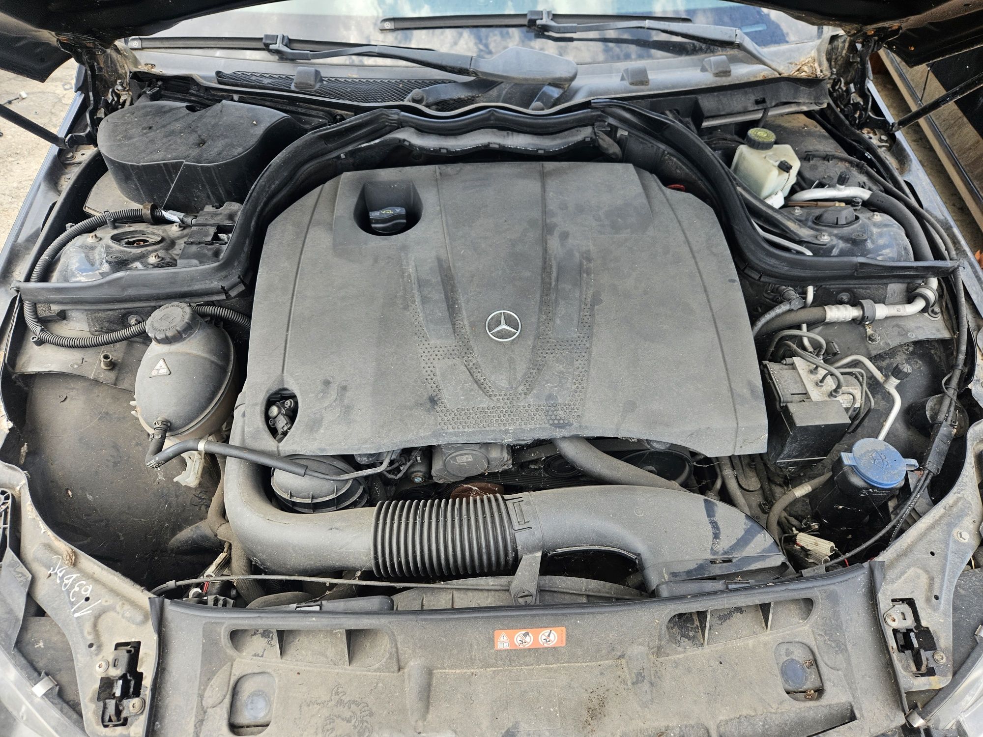Двигател за Mercedes C220dizel 170ks 646kod