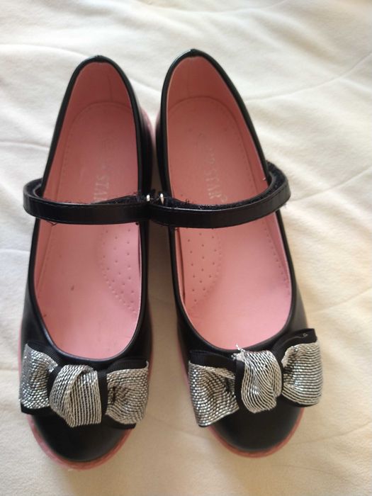 Детски  затворени обувки