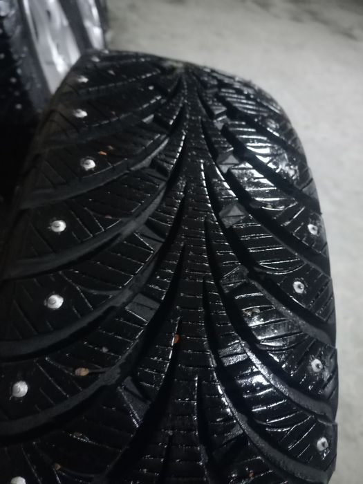 Продам шины с дисками зимние 4штук Состояние идеал торг есть