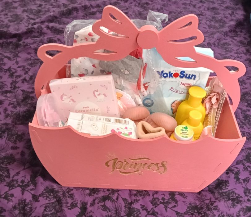 Корзина подарочная малышу