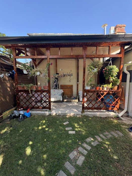 Casa cu gradina, 85 mp, langa parc Bazilescu, Bucurestii Noi