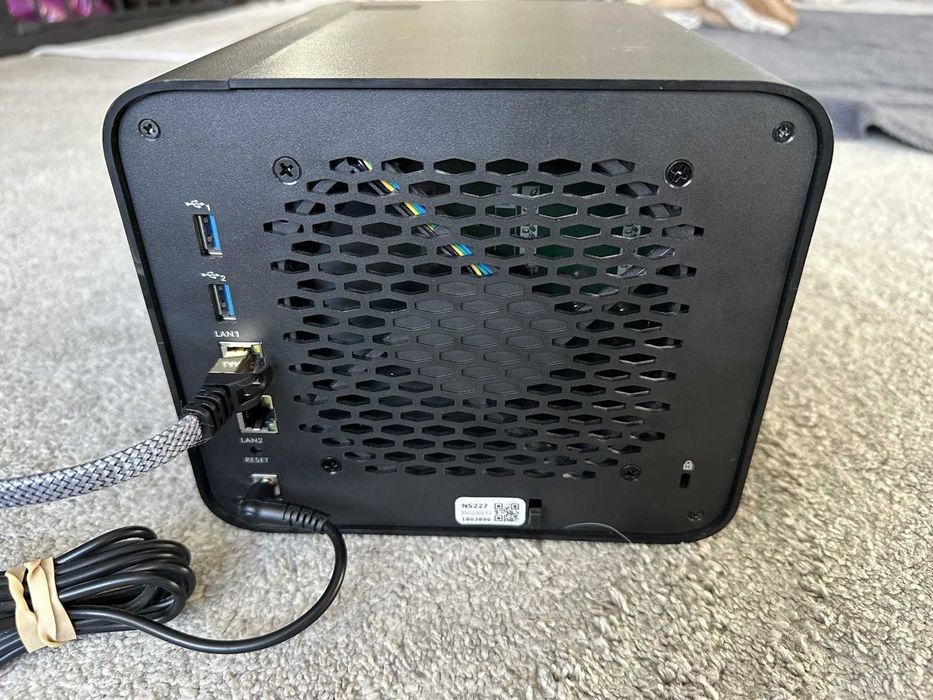 Zyxel NAS542 4 bay (4x1Tb) с openmediavault