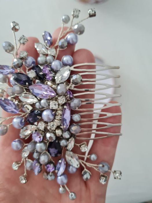 Cercei si accesoriu de par