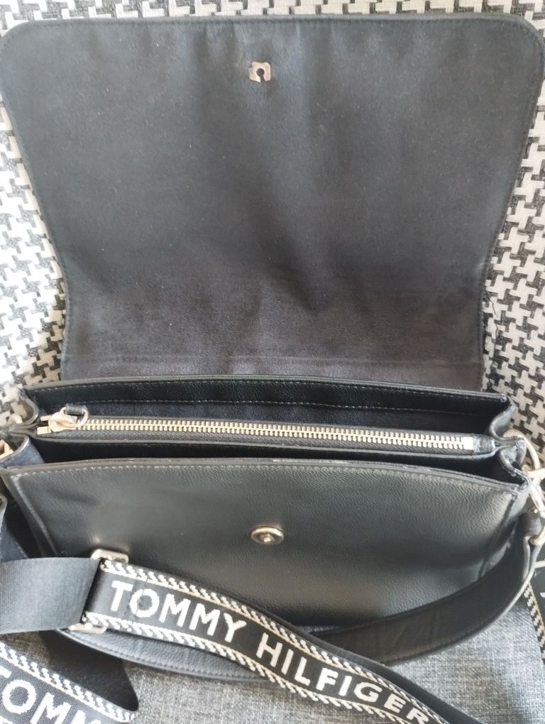 Чанти  Desigual,Zara,Tommy Hilfiger,FILA