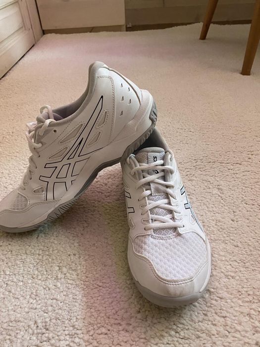 Дамски маратонки за волейбол ASICS GEL-ROCKET 11