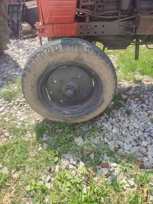 Vând piese tractor u650