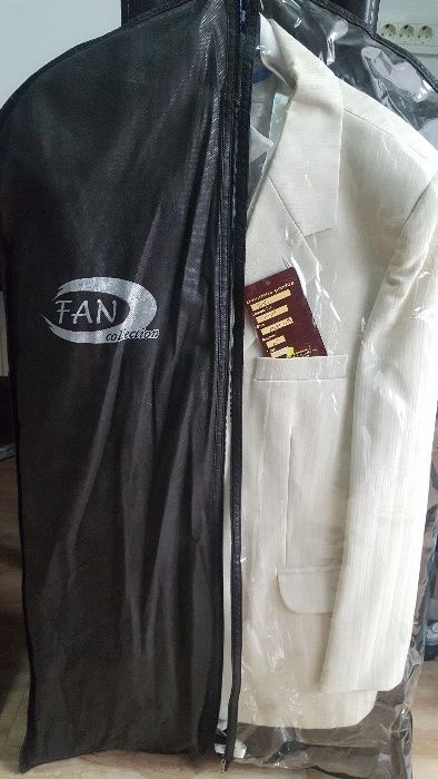 Vand costum de mire, marimea 46. Pret 100 lei