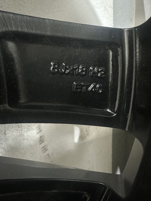 Jante 18 originale Vw Passat anvelope iarna +senzori