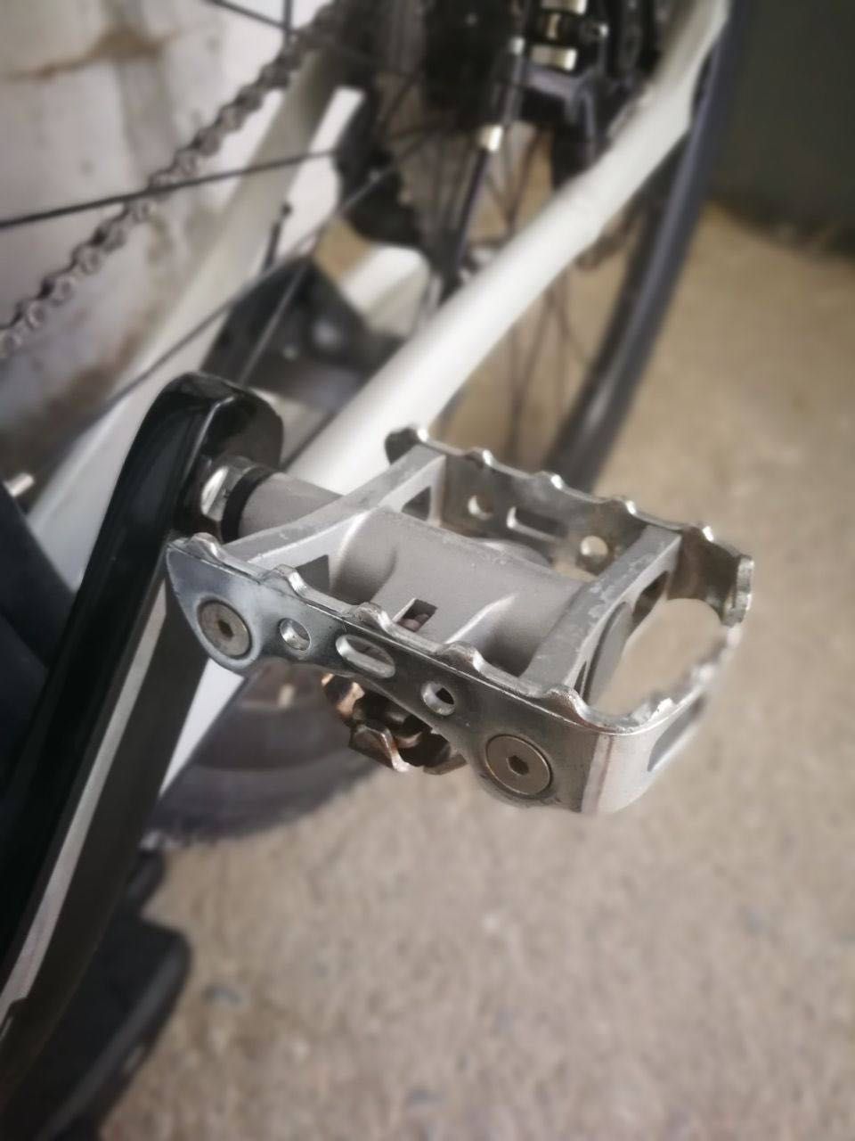 Педали контактные Shimano M324