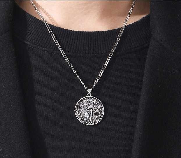 Lantisor nou ciuperci si luna - mushroom and moon