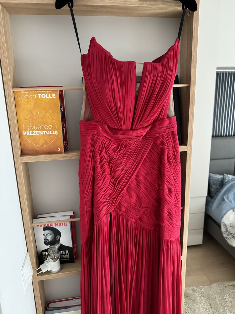 Rochie Cristallini marimea S,M,L de inchiriat