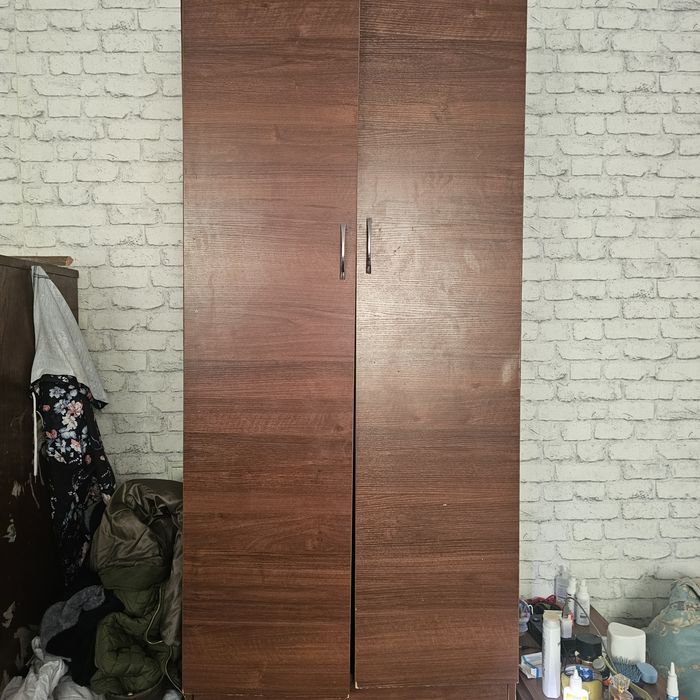 Продам шифонер,шкаф и тумбочку