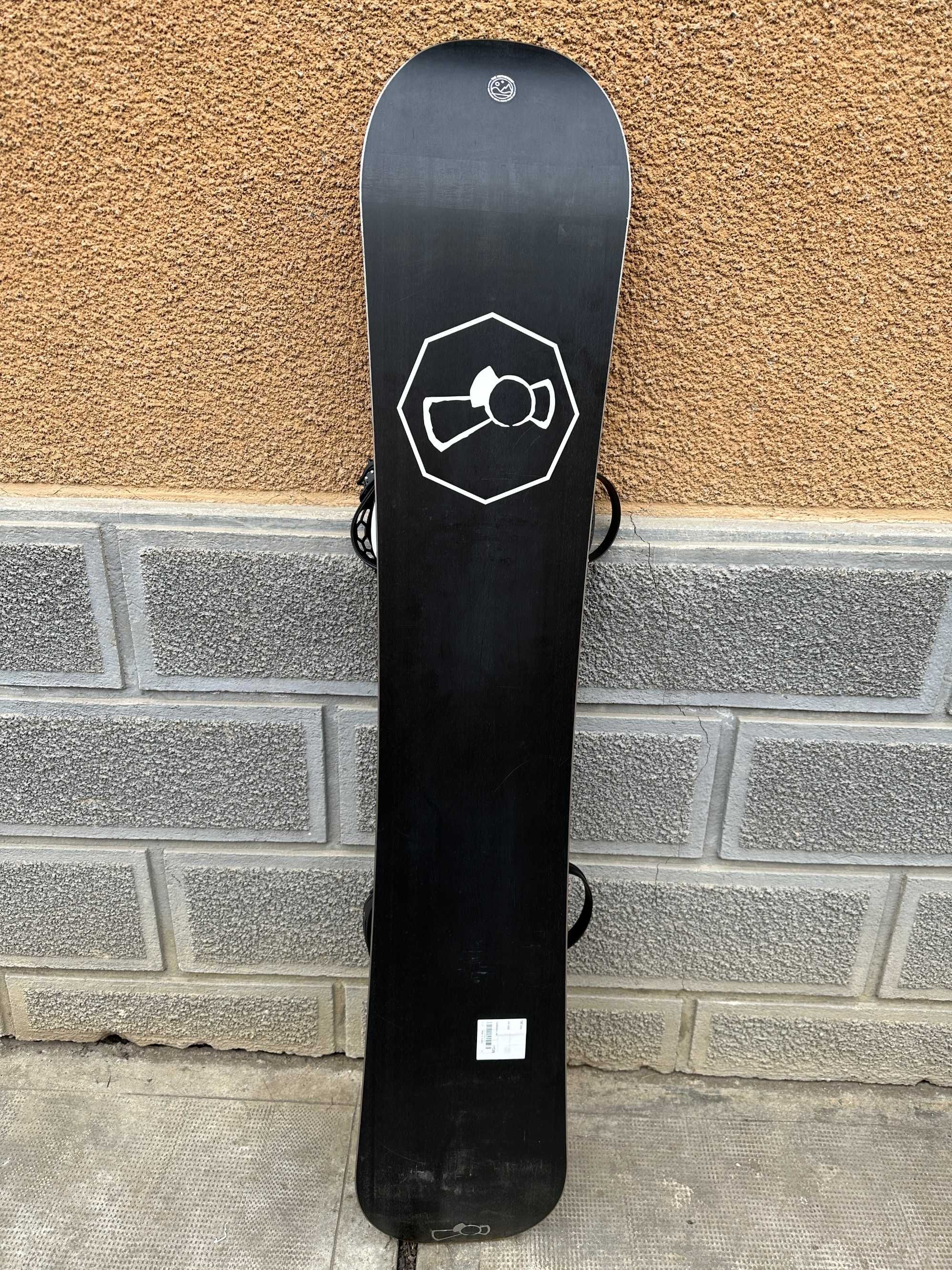 placa noua  snowboard capita supernova L156cm