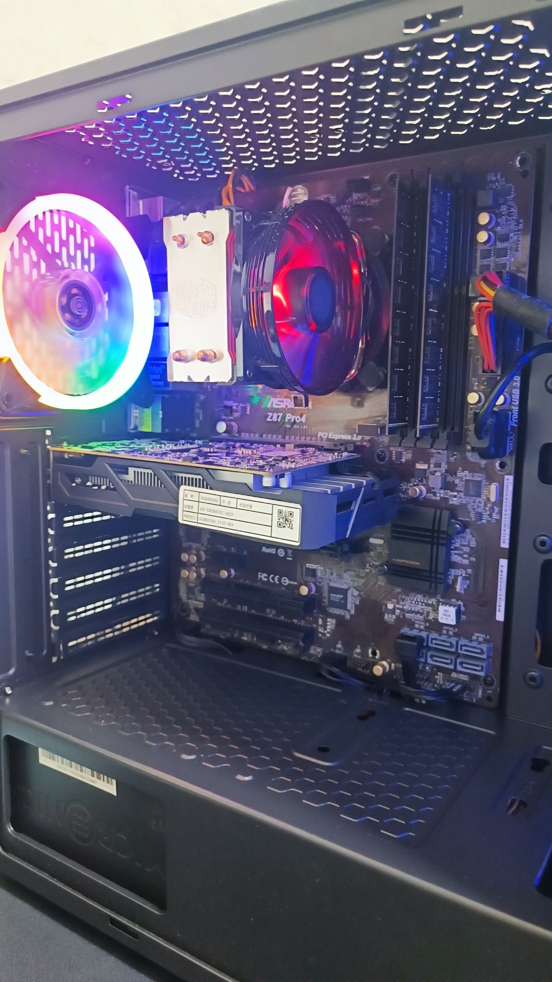 Бюджетный игровой компьютер 
Плата Z87
CPU i7 4790 4 ядро 8 потоков по
