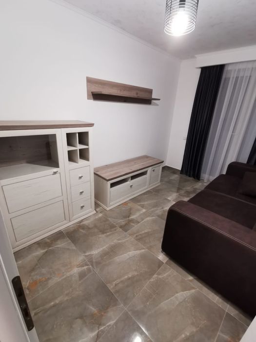 Inchiriez Apartamente