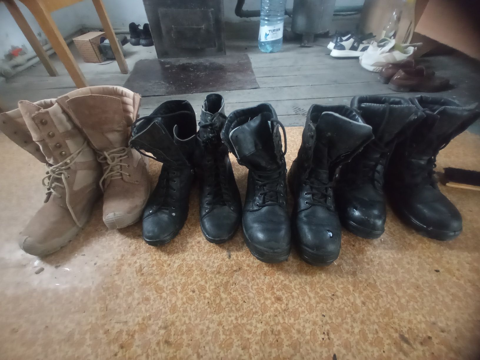 Продам бу берцы 4 пар