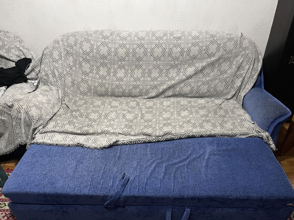 Диван с креслом
