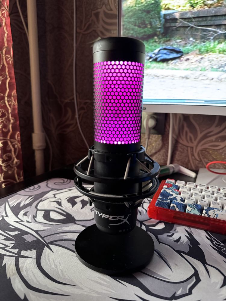 Продам микрофон hyperx quadcast s