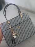 Дамска чанта Guess