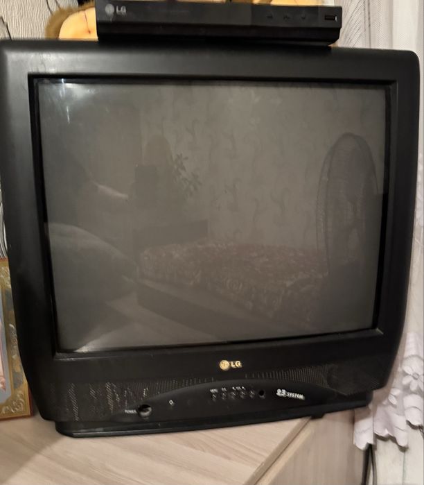Продам телевизор