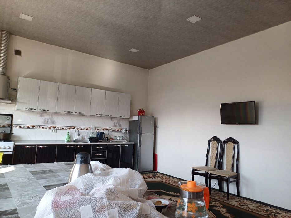 Келес Абдурахмоновда уй сотилади 4 сотих 5 хона