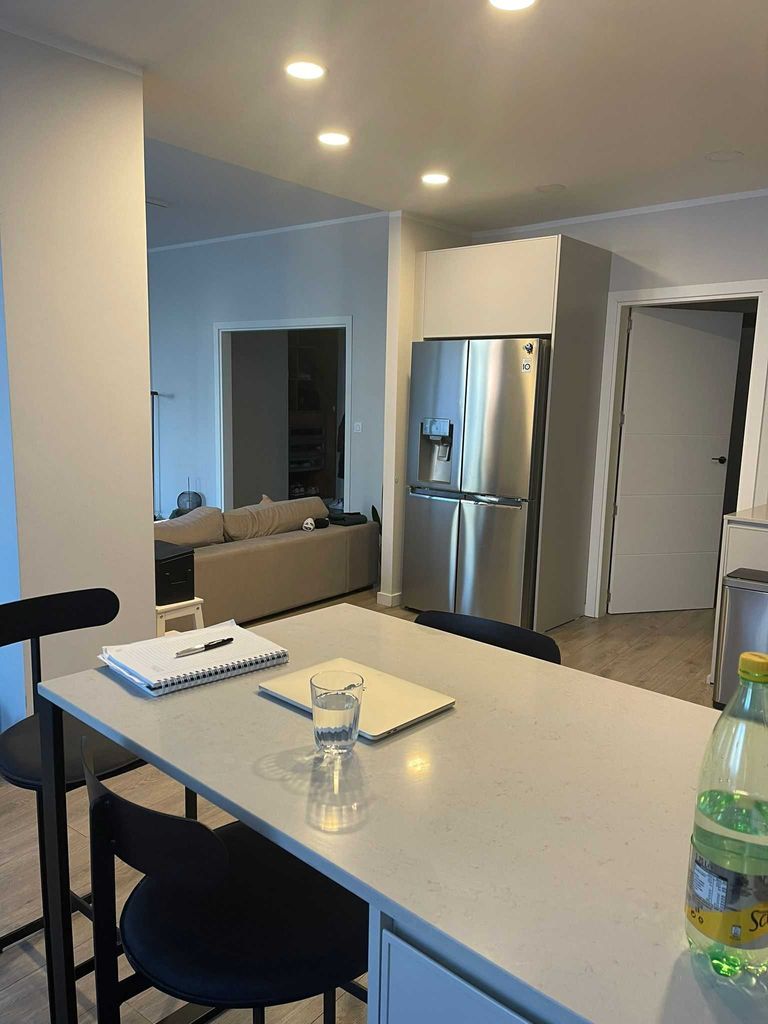 Дава се под наем Къща в София, Зона Б-18 - 190 кв.м за 1800 € - Снимка #2