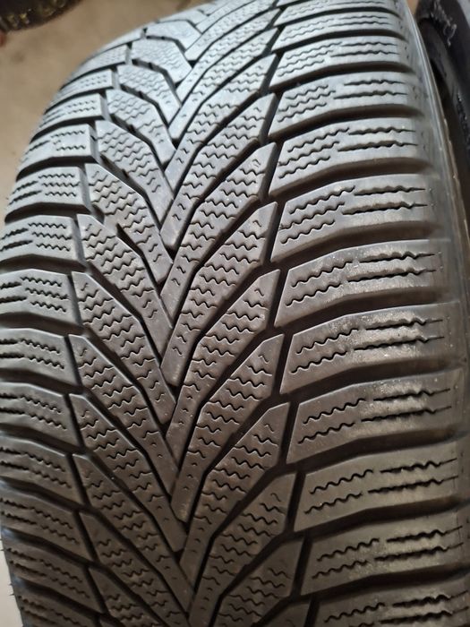 2 Anvelope  iarnă 235 45 r18 Nexen