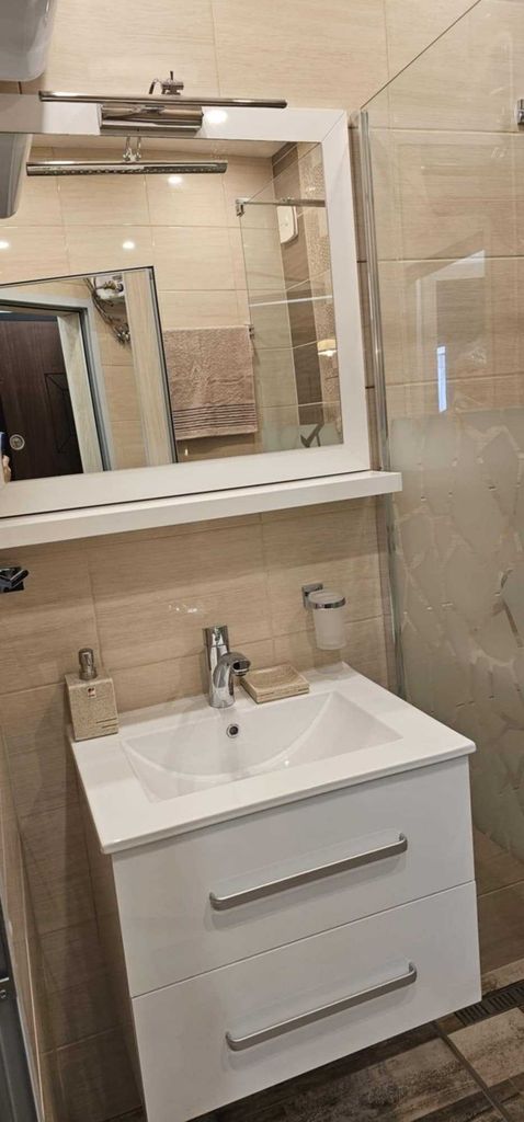 Дава се под наем Двустаен апартамент в София, Гео Милев - 70 кв.м за 459 € - Снимка #2