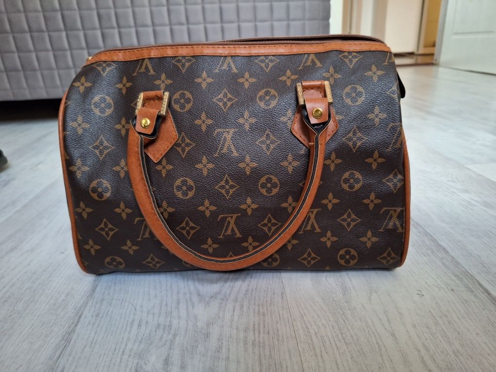 Vând geanta Louis Vuitton