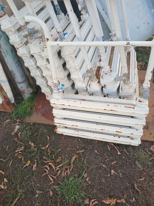 Продам батареи в отличном состоянии