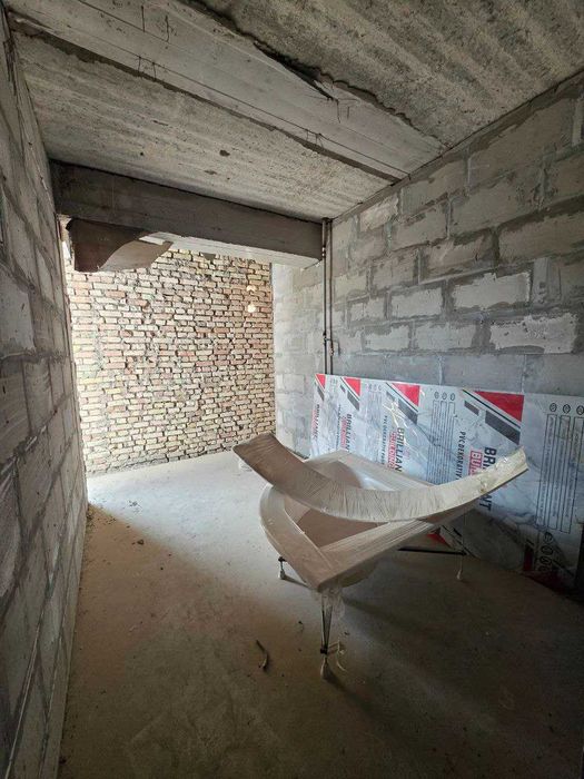 Продаётся 2х комн квартира на 2 этаже Ор-р Пиридастгир