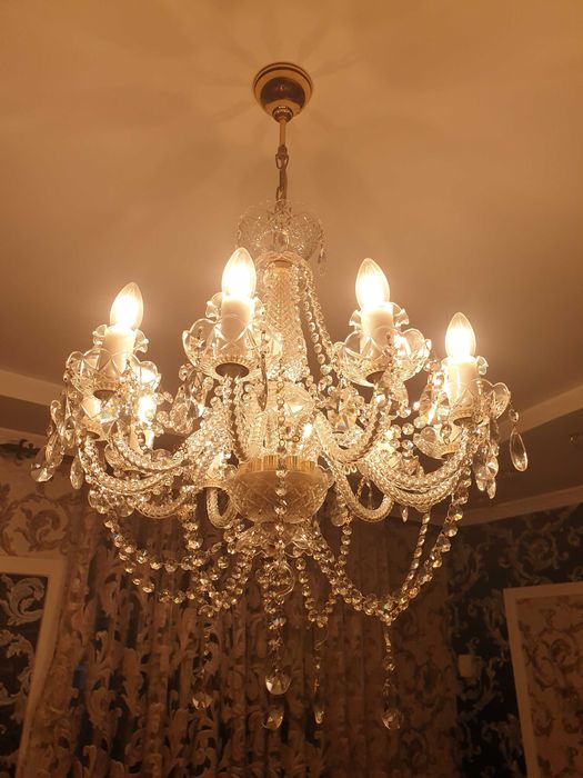 Продам люстру хрустальную