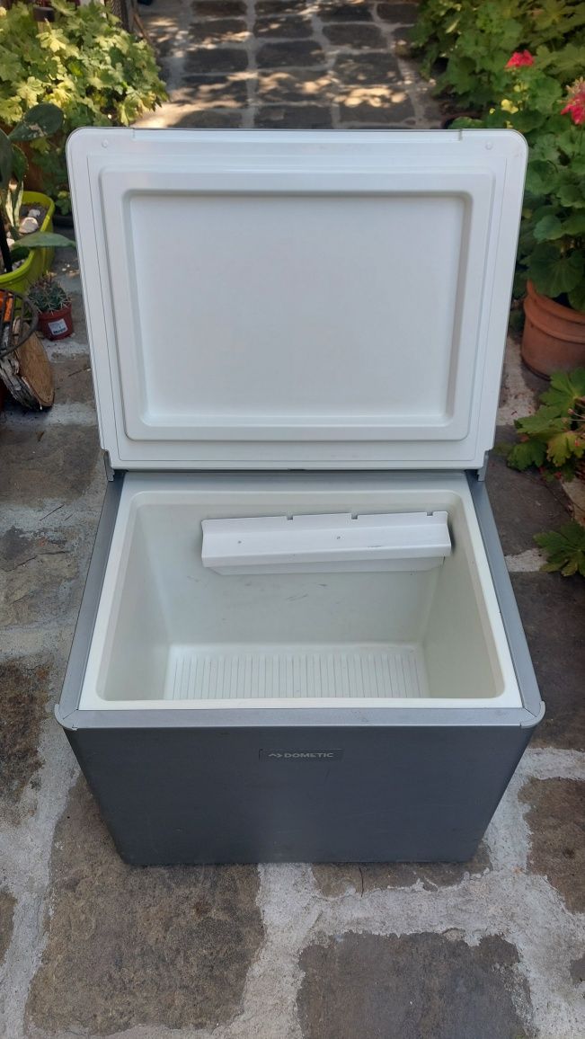 Хладилник Dometic