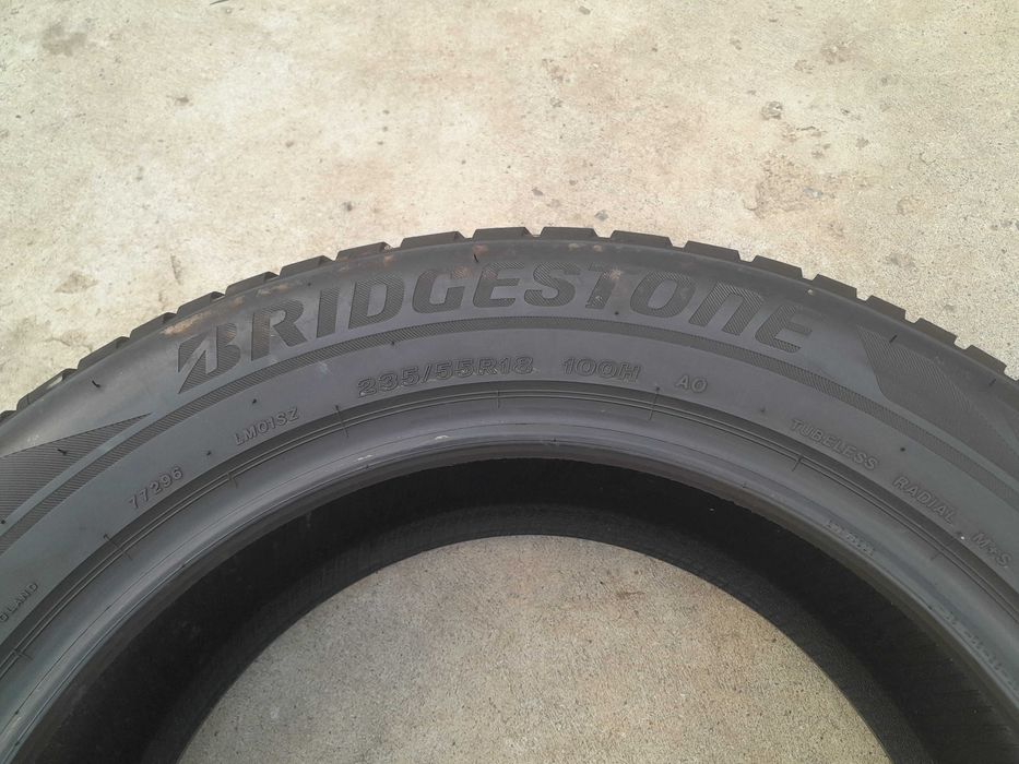 O anvelopa de iarna 235 55 18 bridgestone blizzak LM 001 profil 8 mm