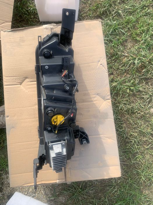 Far Dacia spring 2021-2023 stânga /dreapta