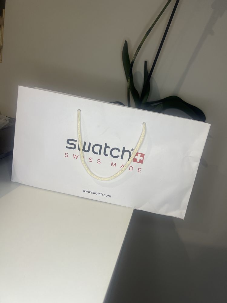 Дамски часовник SWATCH, нов